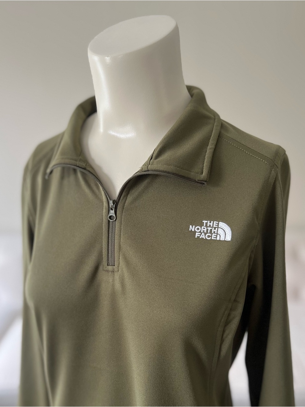The North Face Women’s TNF Tech 1/4 Zip Neck Fleece Pullover Olive Green